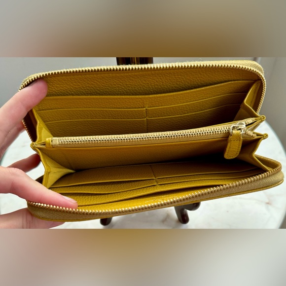 Salvatore Ferragamo Wallet - Picture 5 of 5